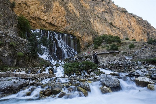 Kapuzbaşı Şelalesi